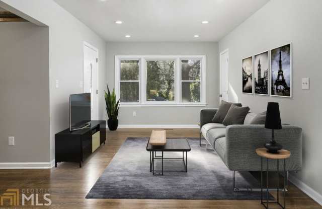 2074 Rockhaven Dr Gallery 2