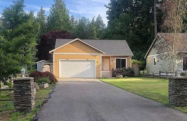 One story home in Suquamish. - 6427 Northeast Pear Street, Suquamish, WA 98392