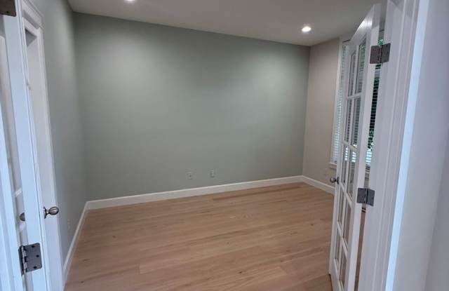 Stunning Felida 4-Bedroom Home – Landscaping Included – Available August 12! Gallery 4