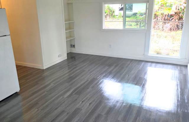 18-1343 Volcano Road - UNIT 1  - 3 bed 1 bath Gallery 2