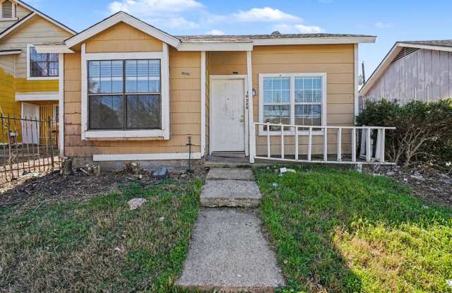 Charming 3-1-1 in S Dallas - 10328 Chelmsford Drive, Dallas, TX 75217