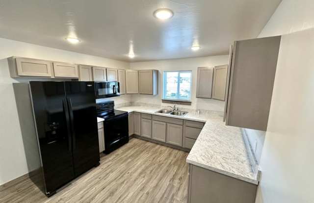 3185 Queen Anns Street - 1 photos photos