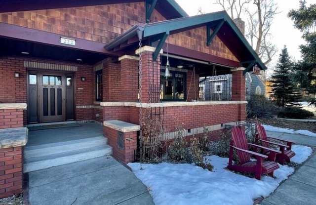 222 Jackson Avenue Gallery 2