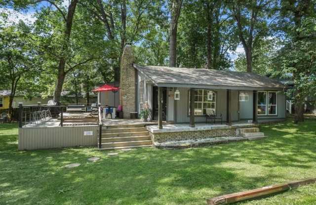 624 Apache Trail photos photos