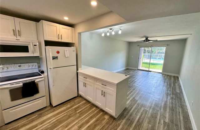 2755 W Atlantic Ave photos photos