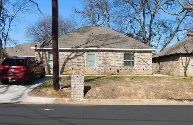 809 W Harmony St photos photos