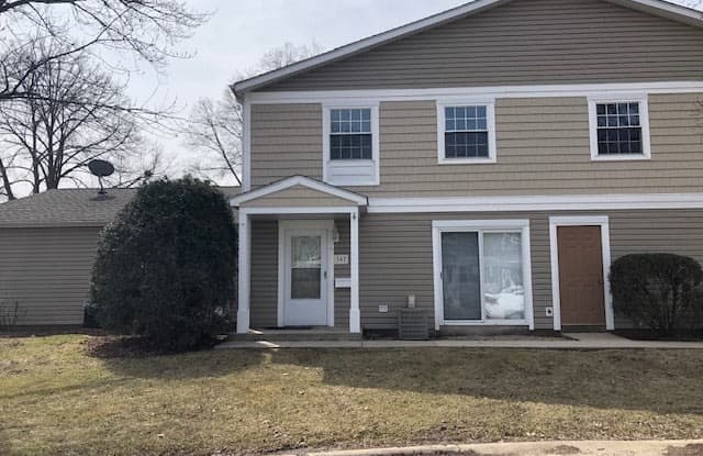 547 Pam Court - 547 Pam Court, Wheeling, IL 60090