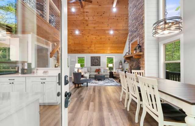 17 Vista Chalet Drive Gallery 3