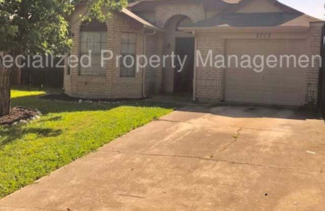 2702 Game Lake Dr - 2702 Game Lake Ct, Irving, TX 75060