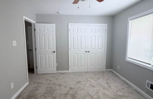 Newly Renovated 2-Bedroom Townhouse in a Prime Location! Gallery 2