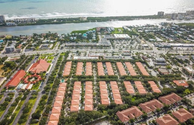 70 Tall Oaks Cir - 70 Tall Oaks Circle, Tequesta, FL 33469