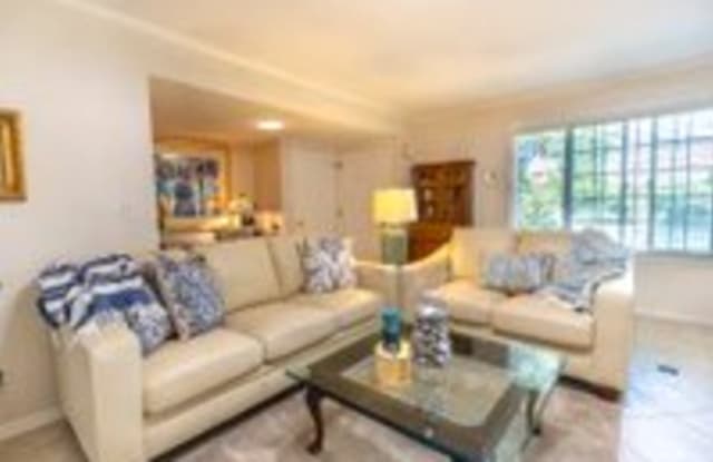 5908 Stockdale Highway - 1 photos photos