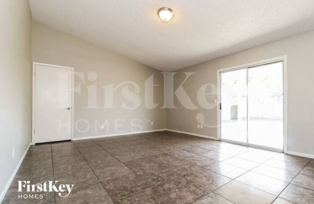 6915 West Jenan Drive Gallery 3