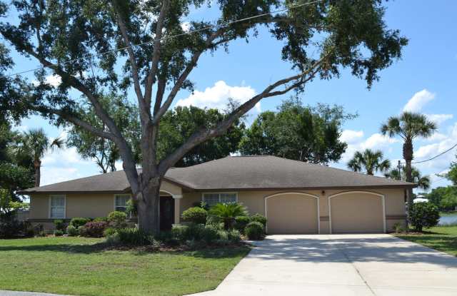 Lake Weir - Bird Island Rental - 5/3/2 Water Front Living at it's Best! **** Gallery 3
