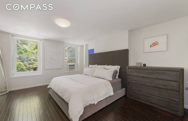 24 Greenwich Avenue - 24 Greenwich Avenue, New York City, NY 10011