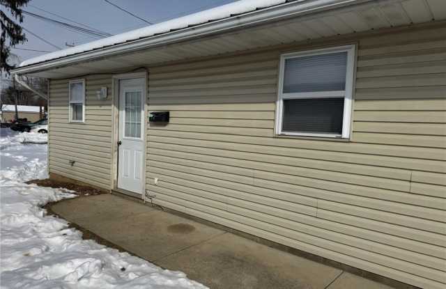 118 8th Drive NE - 118 8th Drive Northeast, New Philadelphia, OH 44663