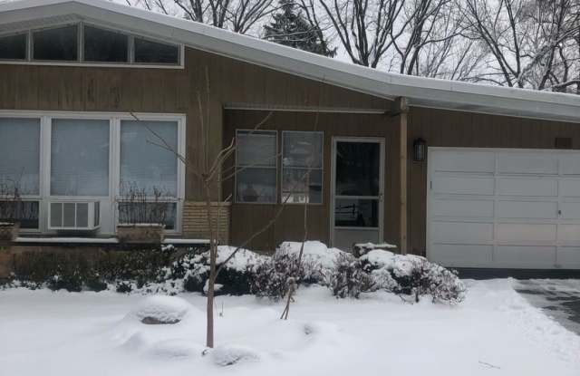 117 N. Maple Gallery 2