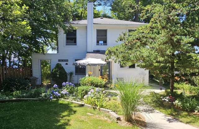 2405 Lakefront Drive Gallery 2