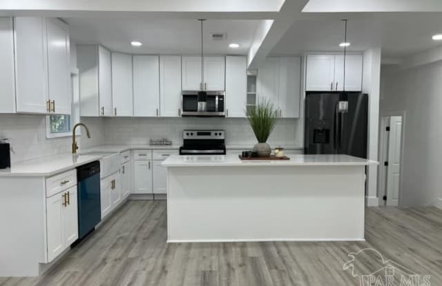 913 E Cross St - 913 East Cross Street, Pensacola, FL 32503