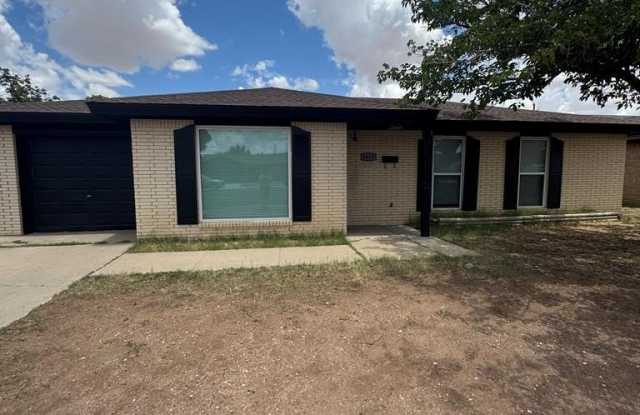 1613 E 52nd St photos photos