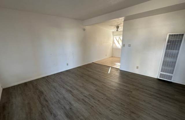 Attractive 2 Bed 1 Bath Gallery 3