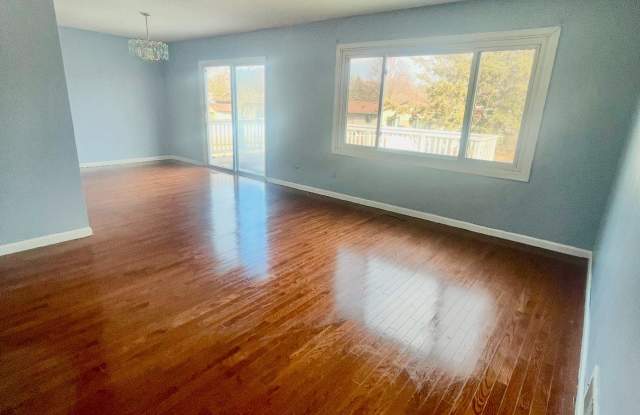 2976 Frederick Pkwy photos photos