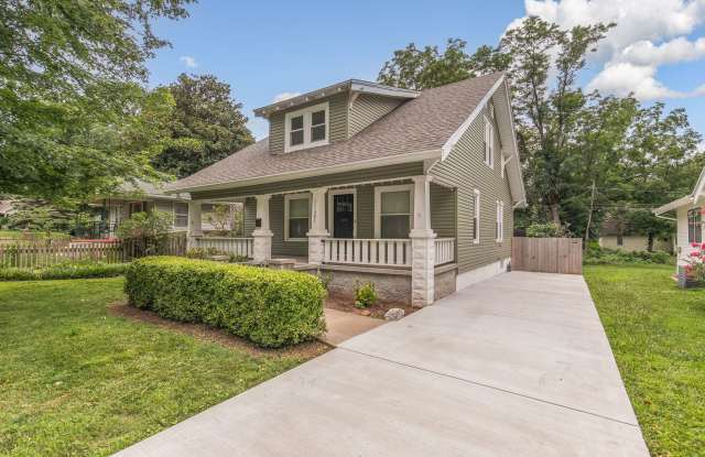 Available June 25! - 1121 South Roanoke Avenue, Springfield, MO 65807