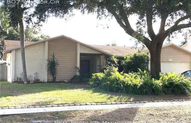 807 Windsor Cir Gallery 3