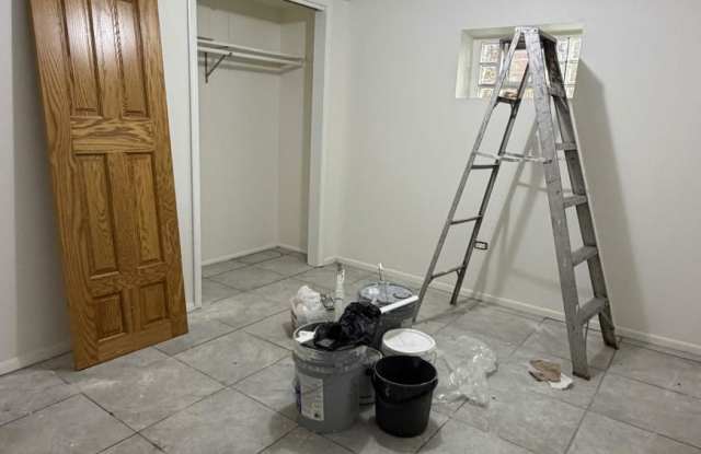 4159 Addison Gallery 3