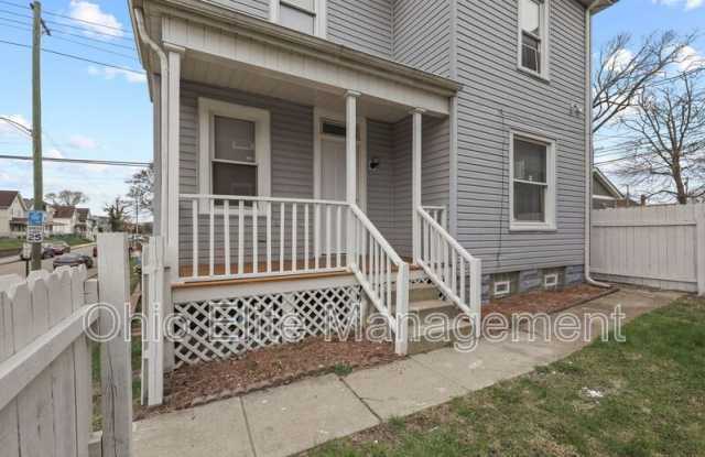 829 Studer Ave photos photos