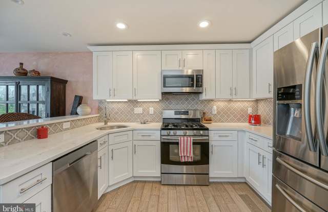 6 REGENCY COURT - 6 Regency Ct, Cherry Hill Mall, NJ 08002