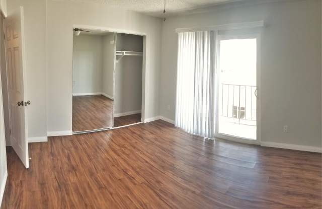 1518 Oliver Ave - A Gallery 3