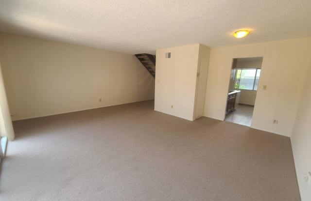 14421 Kings Ct Gallery 2