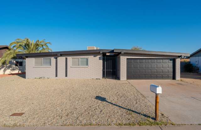 Stunning 3-Bedroom Home in Prime Glendale Location photos photos Stunning 3-Bedroom Home in Prime Glendale Location photos photos