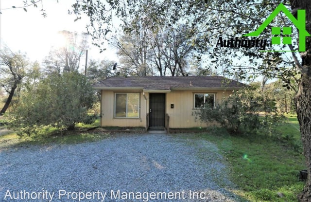 20207 Lyal Lane - Mother-in-law unit - 20207 Lyal Lane, Shasta County, CA 96002