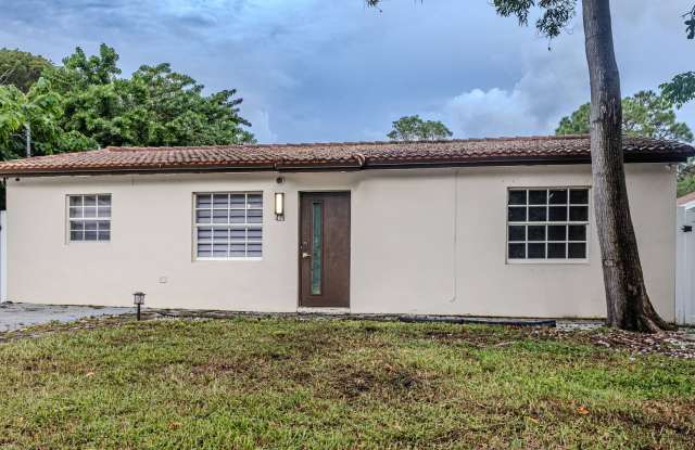 Charming Fort Lauderdale Home | Security Deposit Alternative Available! Gallery 1