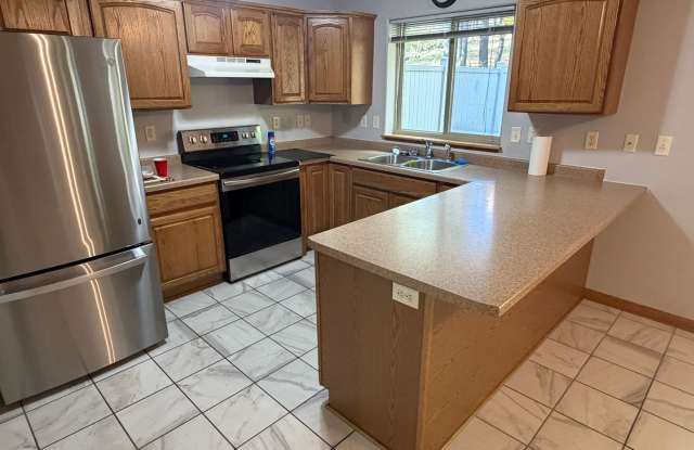 3-Bedroom 2-Bath Side-By-Side Duplex with 2-car Attached Garage Gallery 3