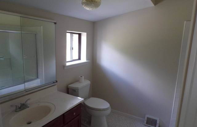 634 VALLEY STREAM CIRCLE Gallery 2