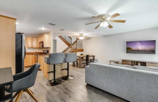 2530 NE 9th St photos photos