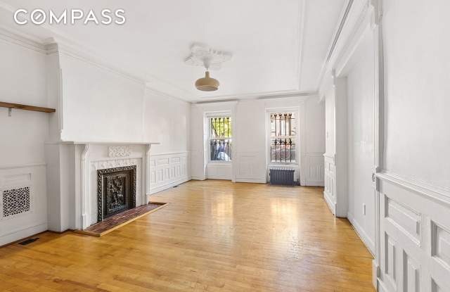 842 Putnam Avenue photos photos