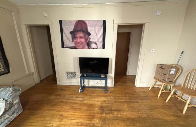 114 South Blair Street - 1 Gallery 2