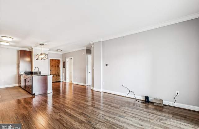 6301 EDSALL Road unit: 422 - 6301 Edsall Road, Lincolnia, VA 22312