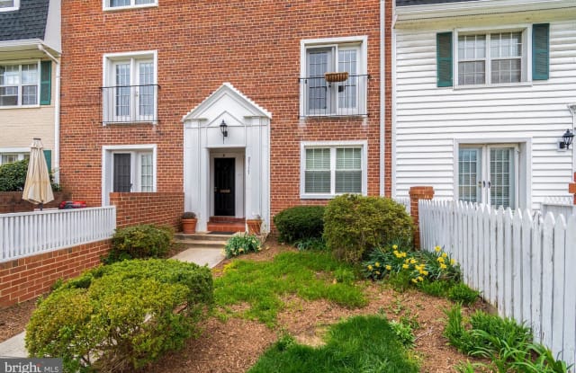 2717 S WALTER REED DR #C - 2717 South Walter Reed Drive, Arlington, VA 22206