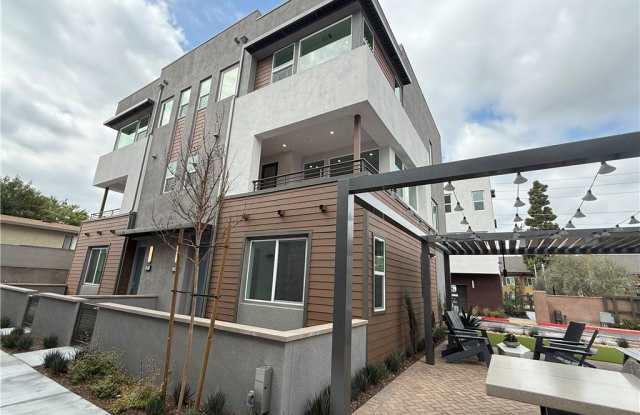 693 South Lyon Street photos photos