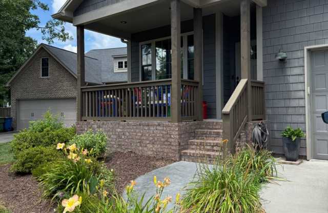 Charming 3 Bed 2.5 Bath Furnished Cottage COMING SOON! photos photos