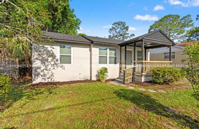 3556 Division Street photos photos