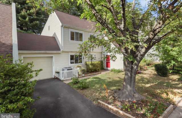 1424 YELLOWWOOD COURT photos photos