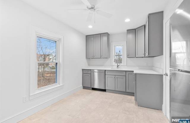 16 Elm Street 4 photos photos