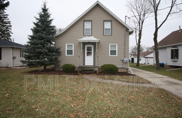 826 Tayco St - 826 Tayco Street, Menasha, WI 54952