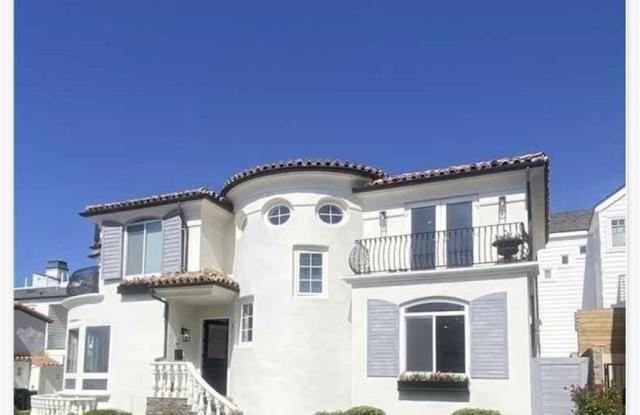 2720 Bayview Drive - 2720 Bayview Drive, Newport Beach, CA 92625